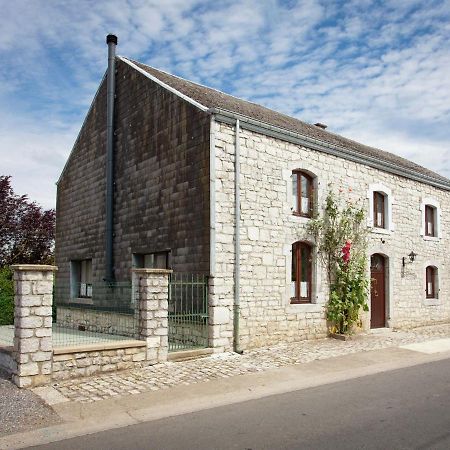 Spacious Holiday Home In Humain With Garden マルシュ・アン・ファメンヌ エクステリア 写真