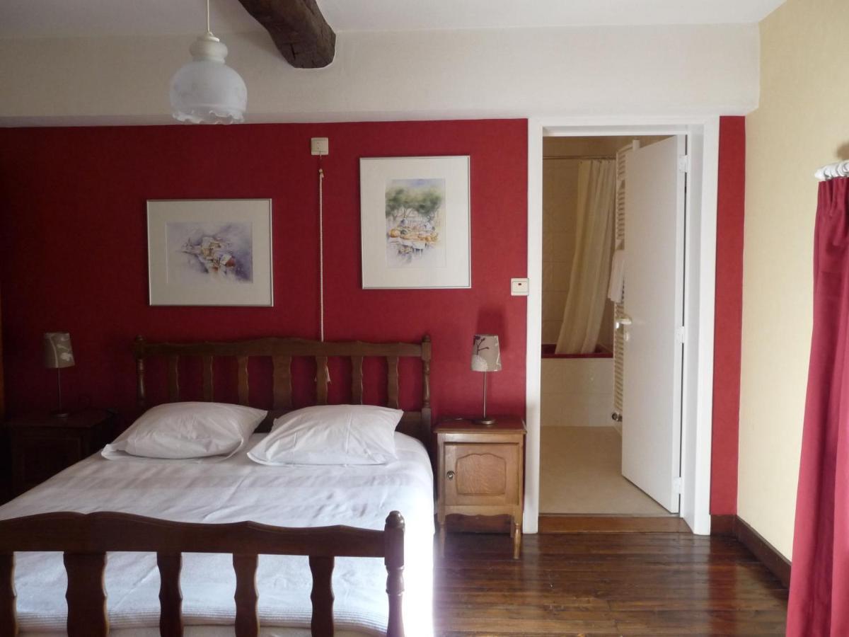 Spacious Holiday Home In Humain With Garden マルシュ・アン・ファメンヌ エクステリア 写真