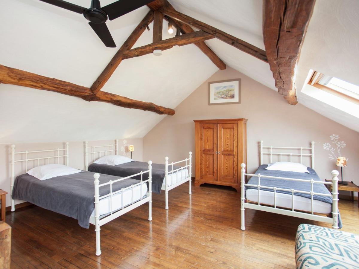 Spacious Holiday Home In Humain With Garden マルシュ・アン・ファメンヌ エクステリア 写真