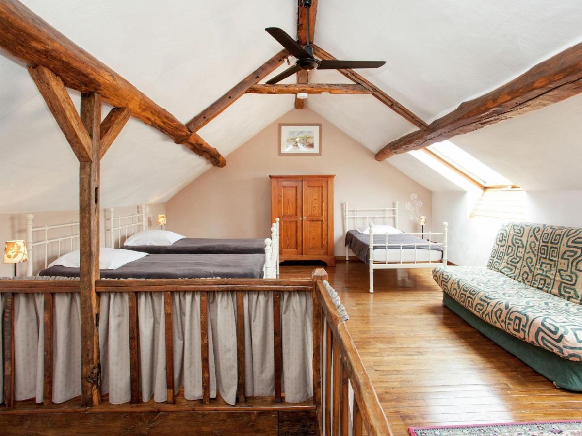Spacious Holiday Home In Humain With Garden マルシュ・アン・ファメンヌ エクステリア 写真
