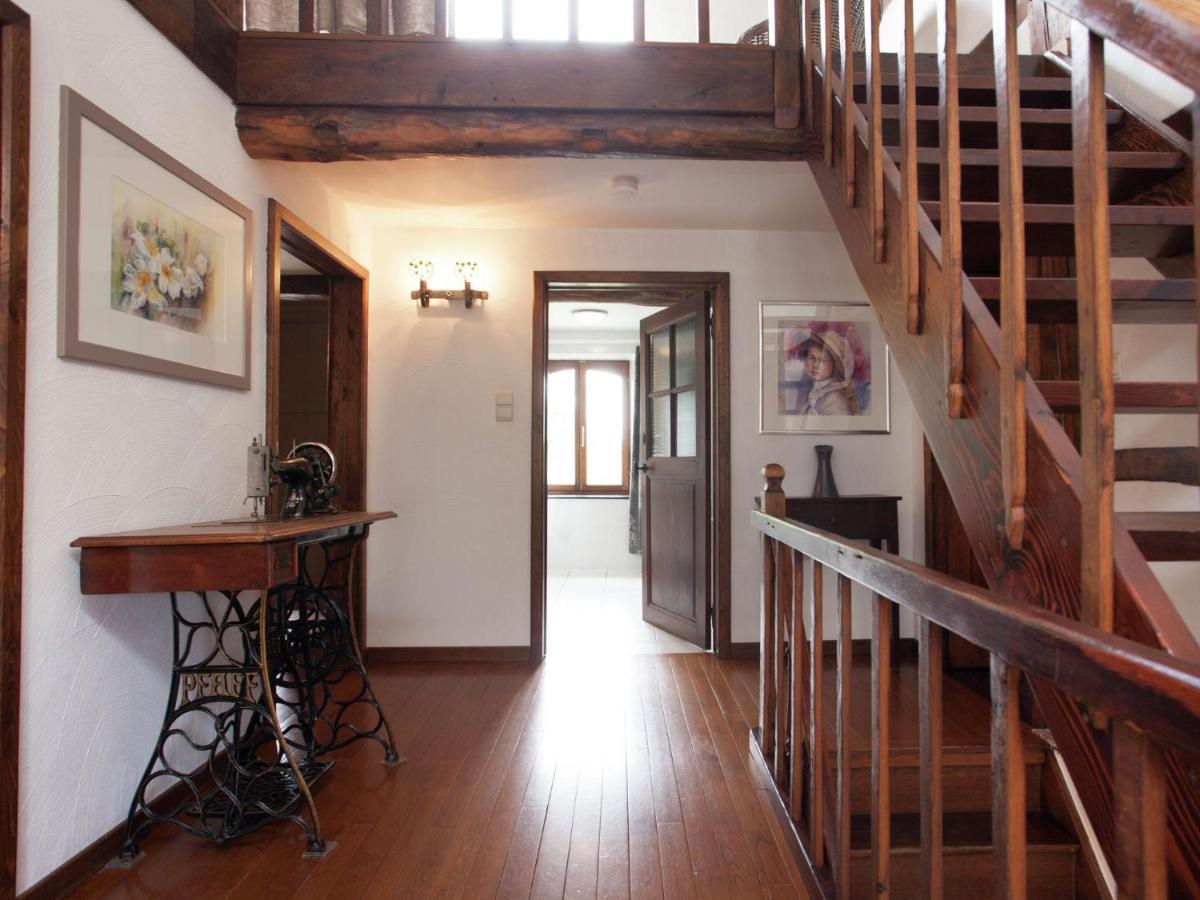 Spacious Holiday Home In Humain With Garden マルシュ・アン・ファメンヌ エクステリア 写真